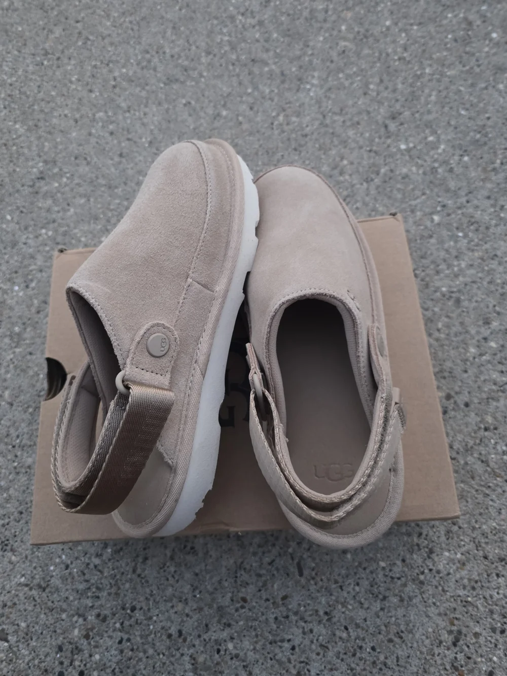 UGG Beige Suede Slip-On Clog Little Girl 3Y